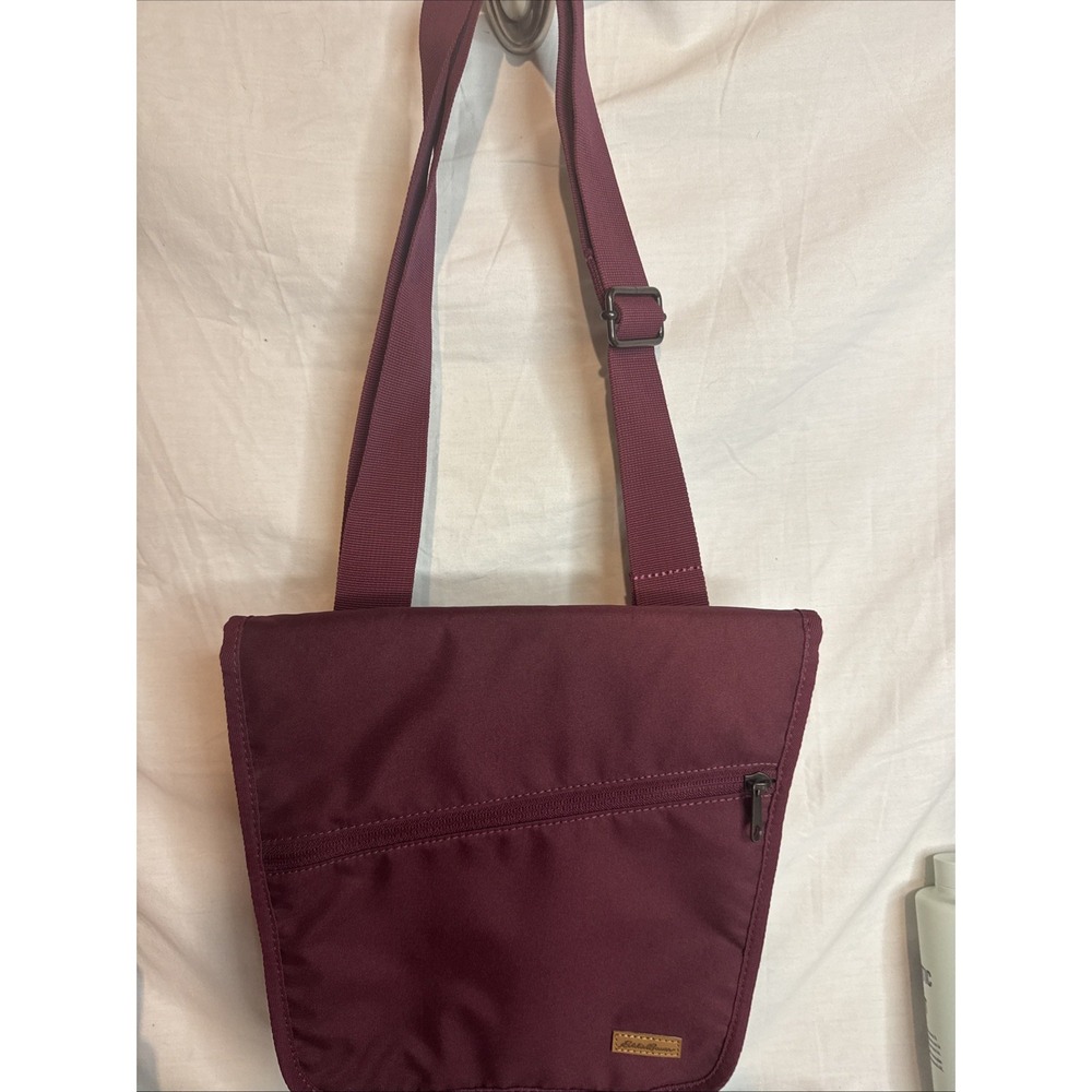 Eddie Bauer Connect‎ Tech Travel Bag Phones iPads Readers EC (New)